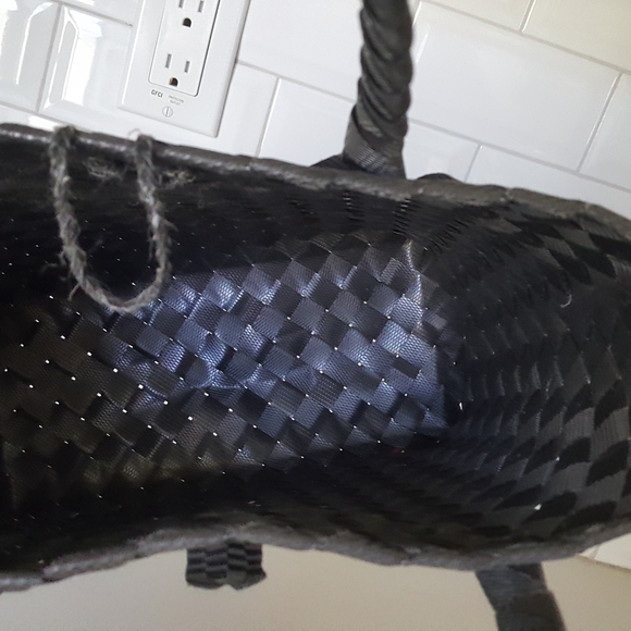 BAYONGCIAGA Handwoven Beach Summer Tote - Picture 3 of 7